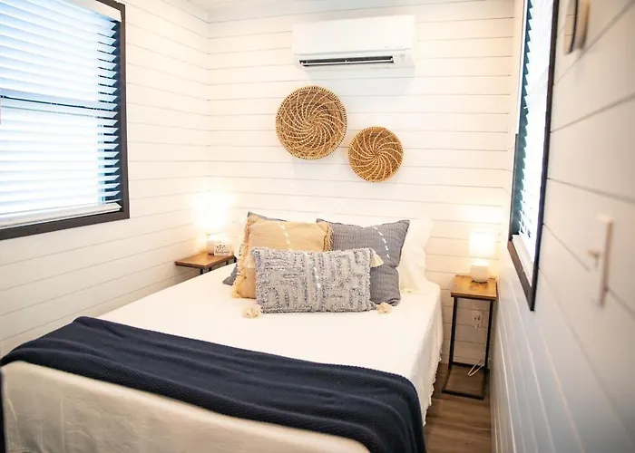 New Moonlight Ridge-Shipping Container Home